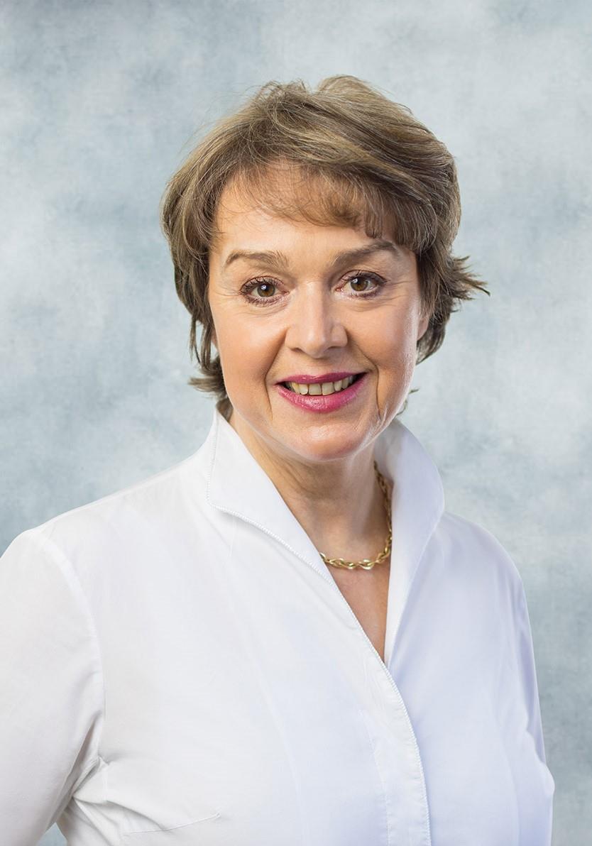 Dr. Angelika Brandes