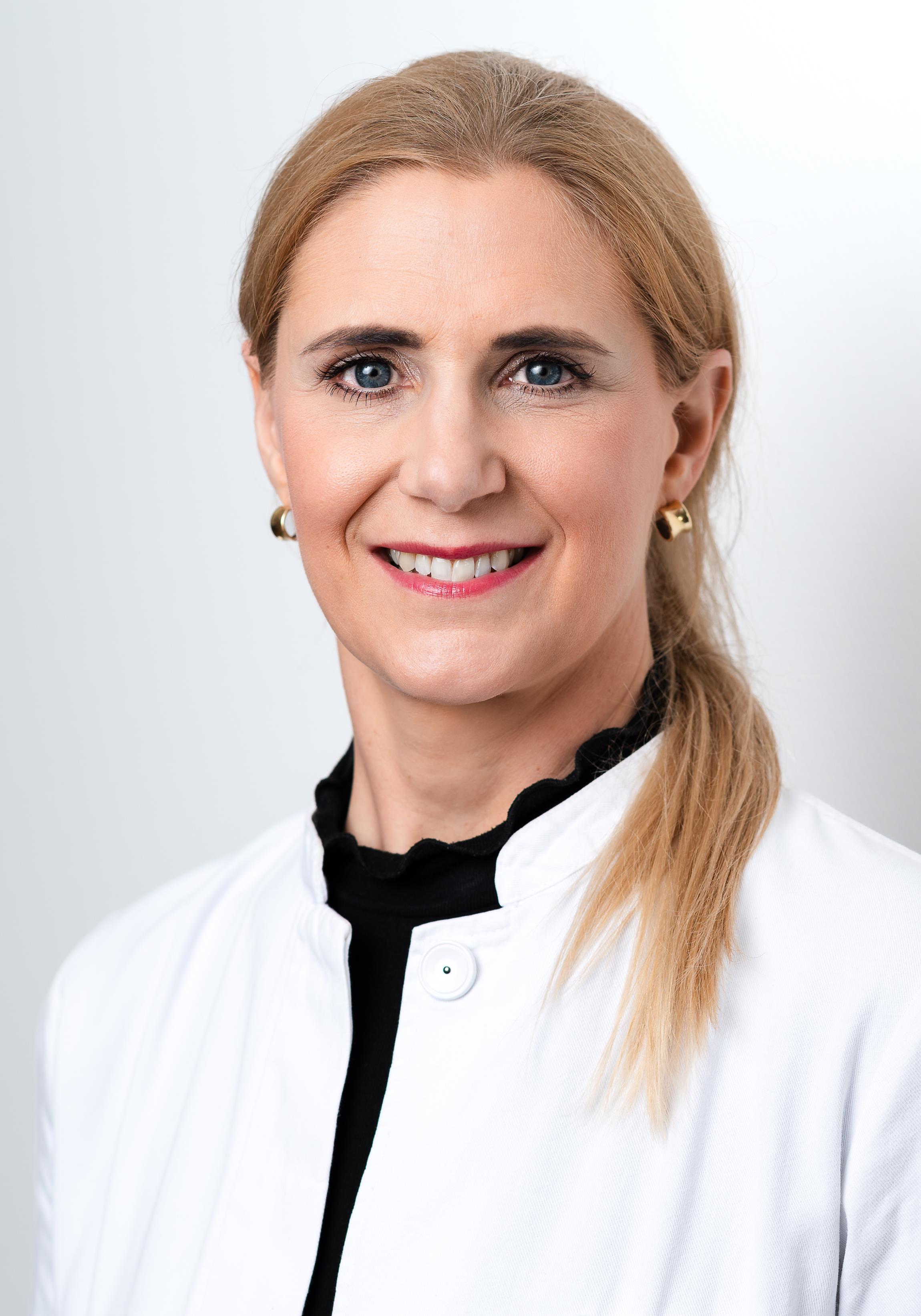 Julia Wiederhold
