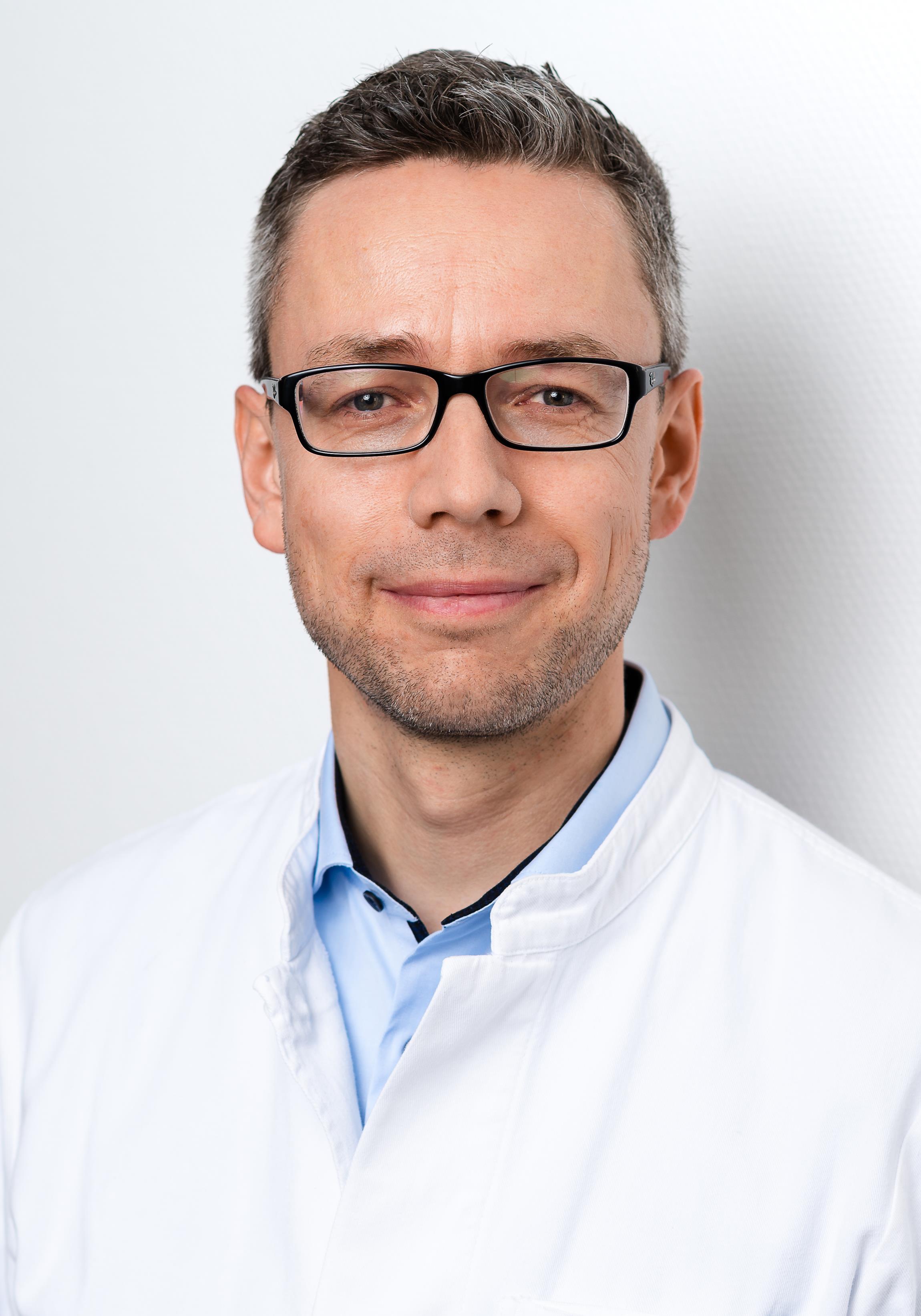 Dr. Timon Hansen