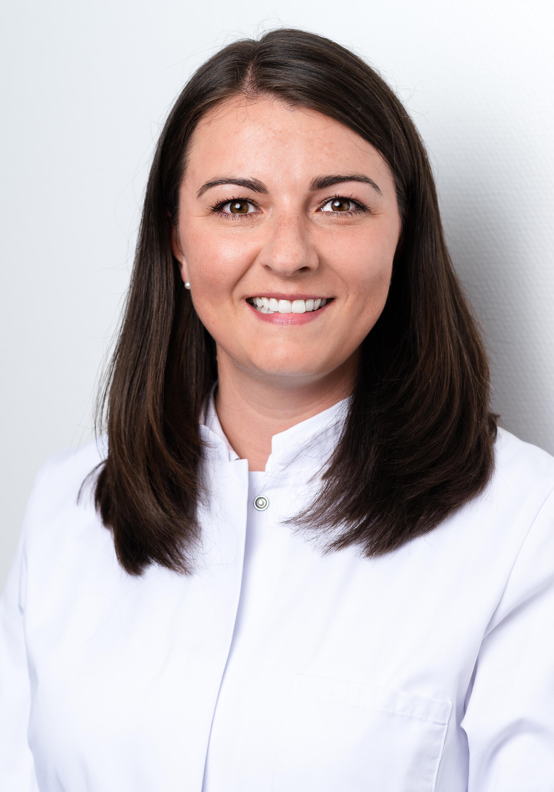 Dr. Nina Hoppenstedt
