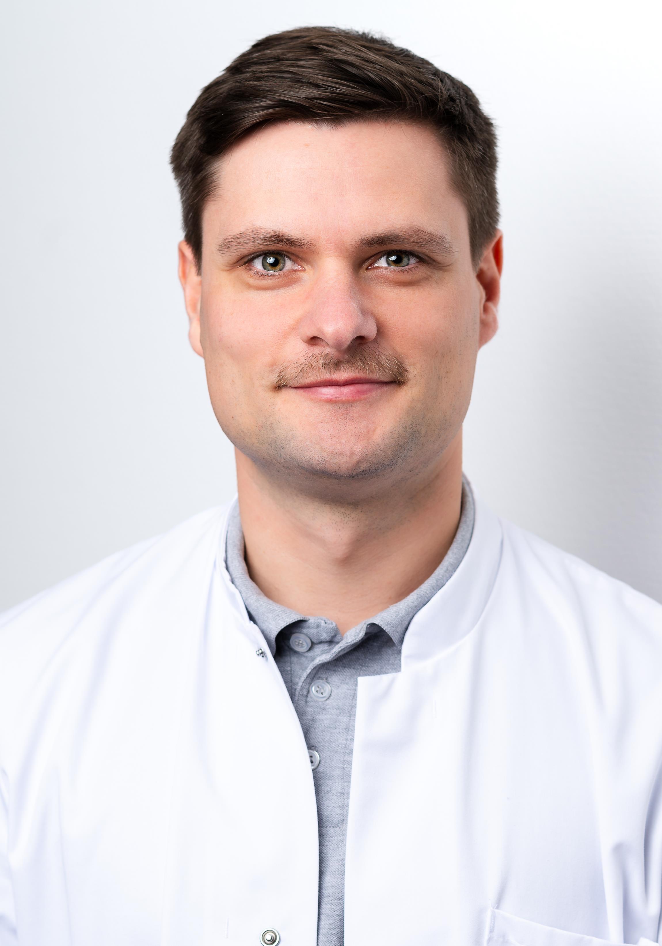 Dr. Art Wilhelm Groll