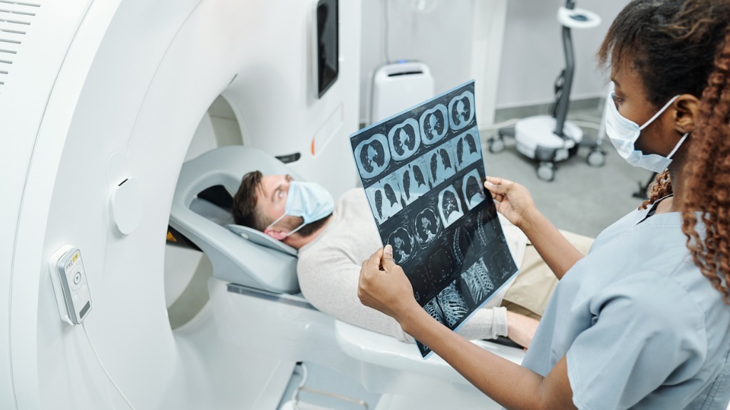 Nuklearmedizinische Therapien | Vorteile und Risiken