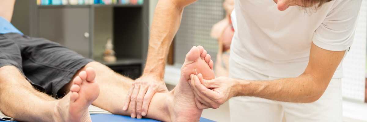 Polyneuropathie bei Krebs lindern. Erkrankungen des peripheren Nervensystems. Nebenwirkung der Krebstherapie und Chemotherapie. Tipps und Hilfestellungen 