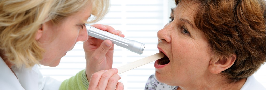 Was hilft bei starken Schluckbeschwerden? 